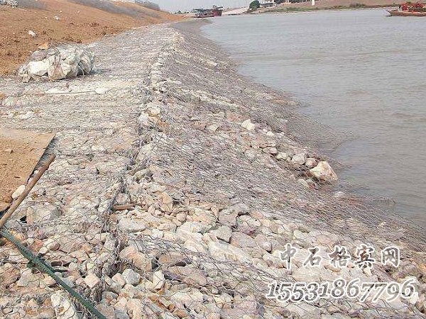 雷诺护垫护坡