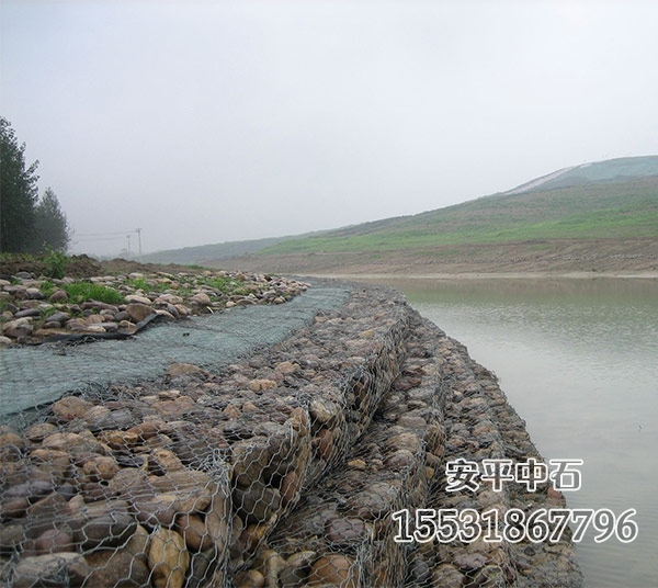 雷诺护垫护坡